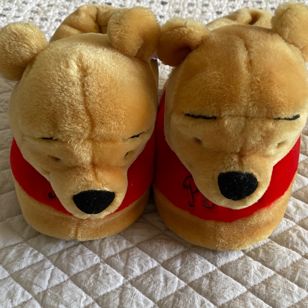 Retro 80s NWT Winnie the Pooh Cozy Slippers
